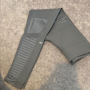 ALO Yoga Charcoal Ribbed Leggings